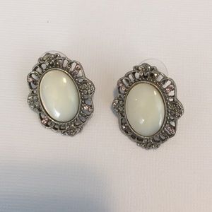 🦋 “Vintage” (age unknown) Earrings